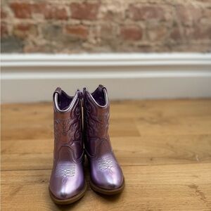 Tucker+Tate shimmery purple boots size 5-6 Toddler